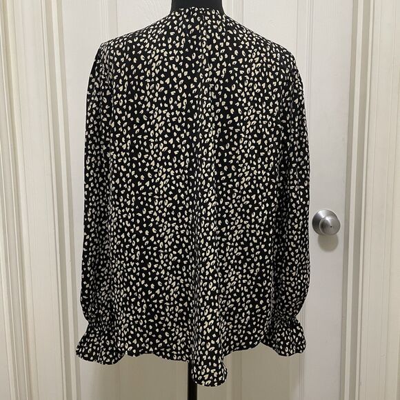 ACOA Black Button Up V-Neck Blouse Sz Large Leopard Print Pattern Poet Sleeves - Picture 3 of 9
